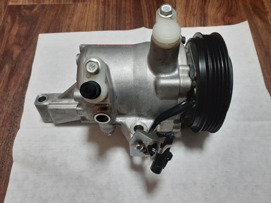 スズキ純正MA37Sソリオエアコンコンプレッサー
