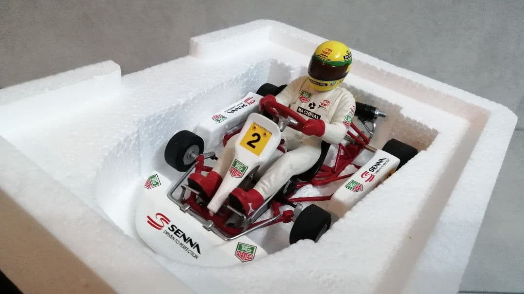 アイルトン・セナ カートモデル 1/18スケール