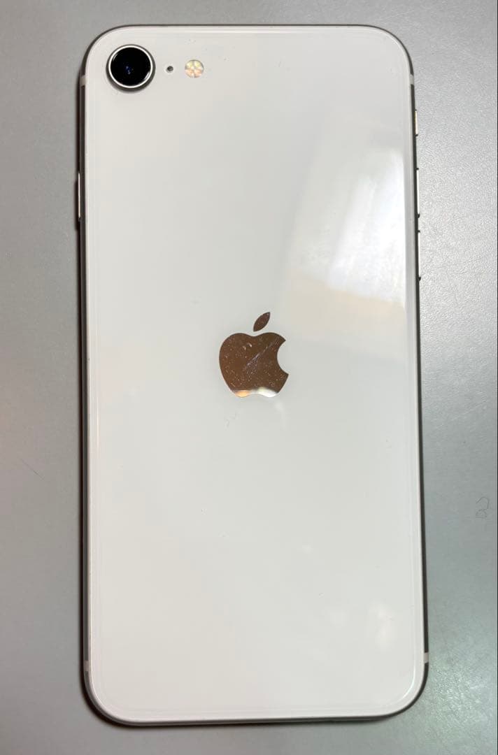 つ*ひ様 Apple iPhone SE (第3世代) ホワイト 本体