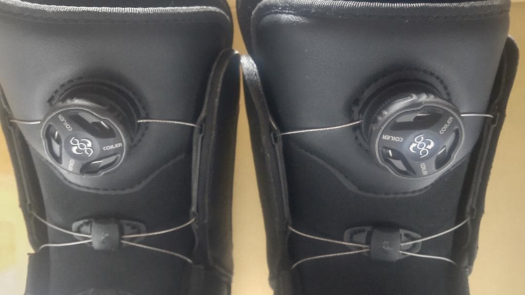 中古美品）lastartsスノーボードブーツ 23.5 ダイヤル型紐結びいらず