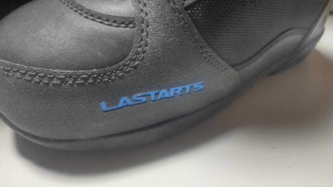 中古美品）lastartsスノーボードブーツ 23.5 ダイヤル型紐結びいらず
