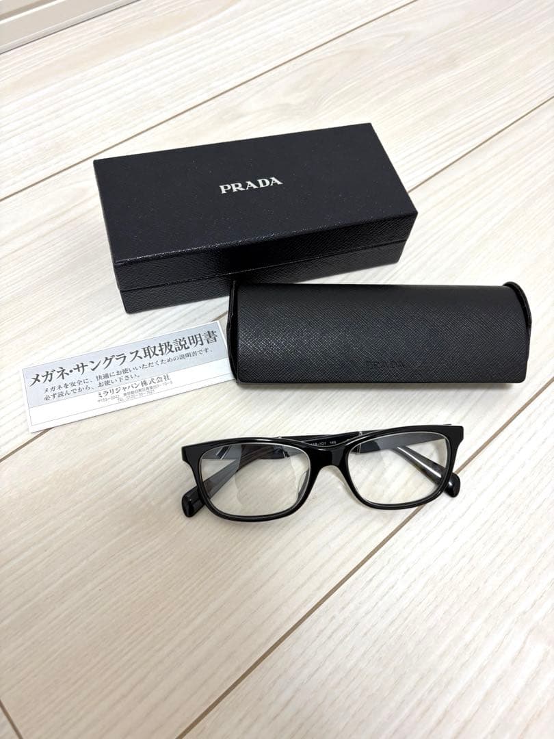 限定お値下げ中★プラダ　サングラス　眼鏡フレーム　UVレンズ　度なし　黒　定番