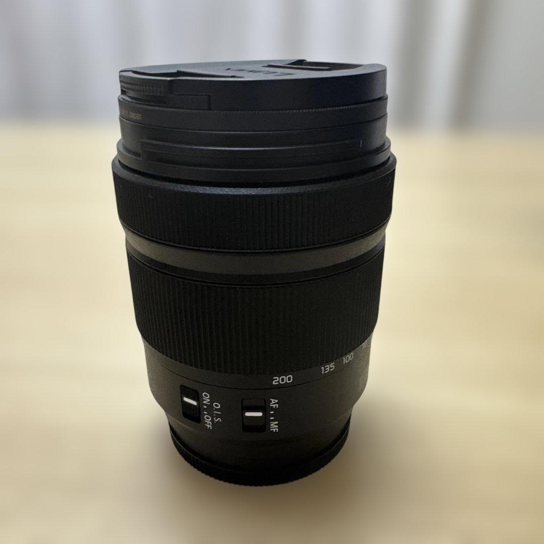 LUMIX 28-200mm ズームレンズ