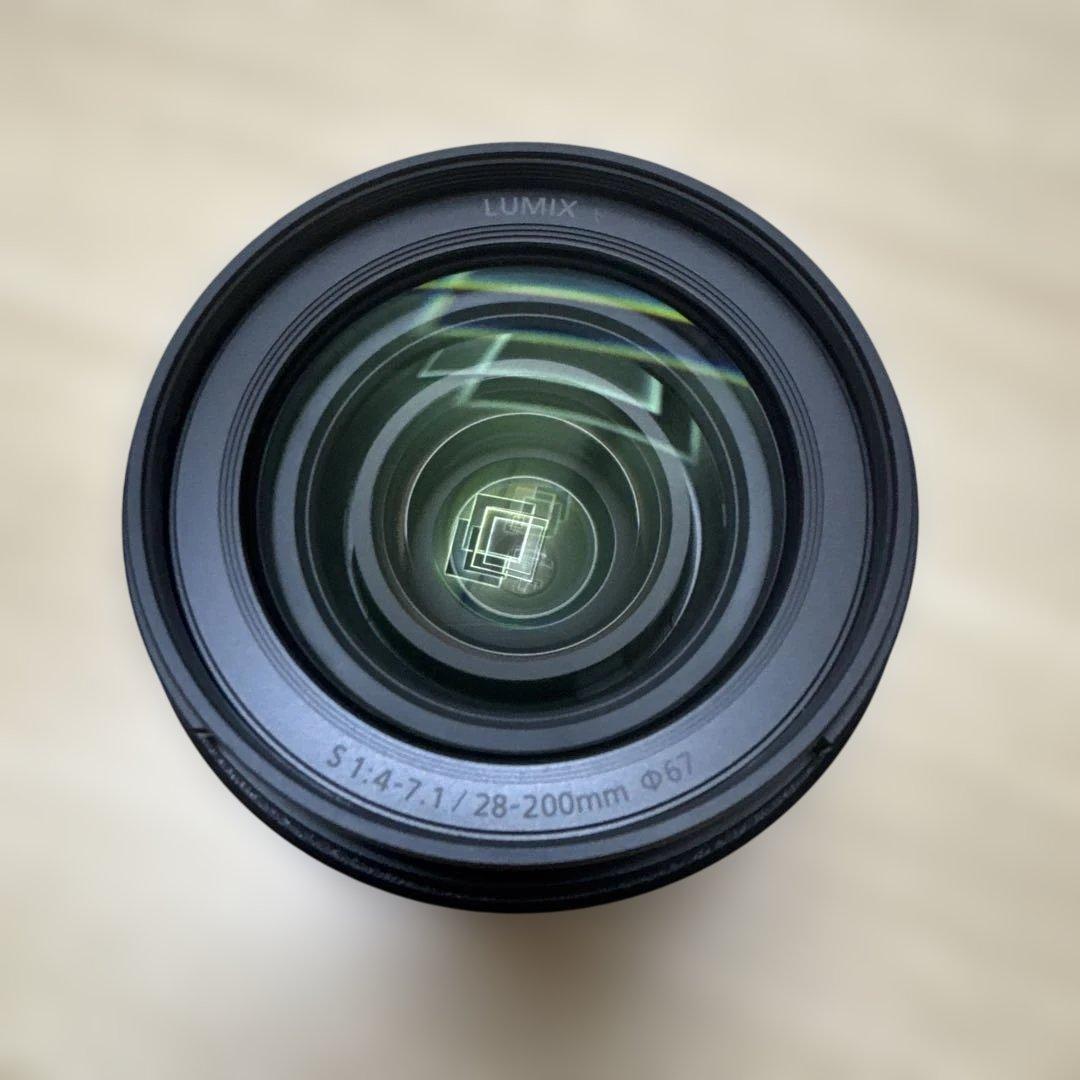 LUMIX 28-200mm ズームレンズ