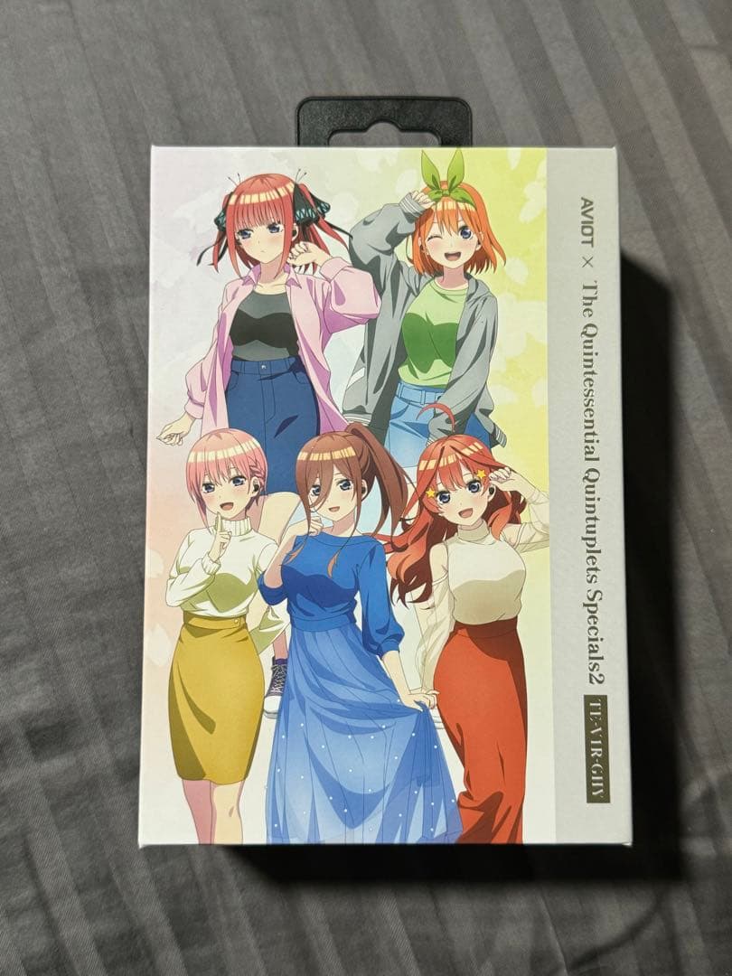 五等分の花嫁　ワイヤレスイヤホン　化粧箱・取扱説明書・充電ケーブル有　カード無