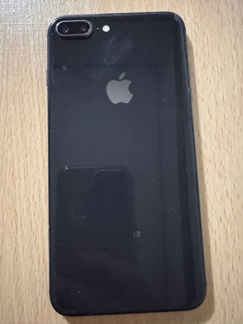 iPhone 8 plus 64GB SIMフリー