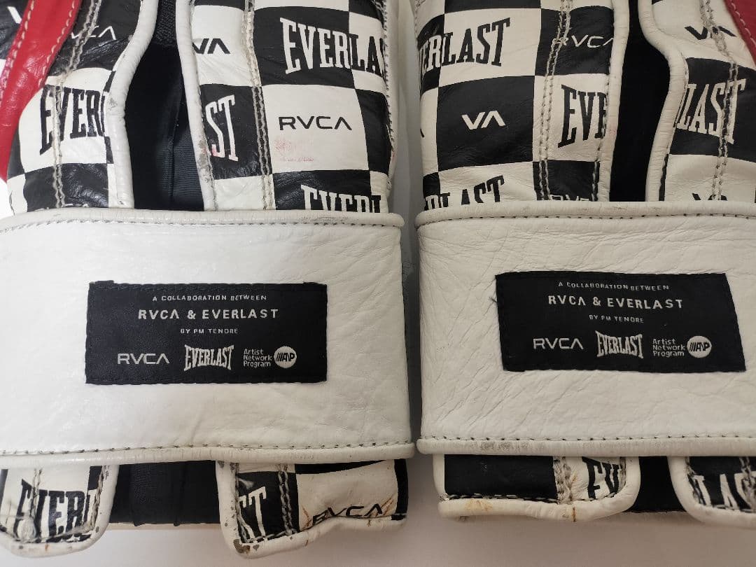 RVCA✕エバーラスト　ダブルネーム ボクシンググローブ
