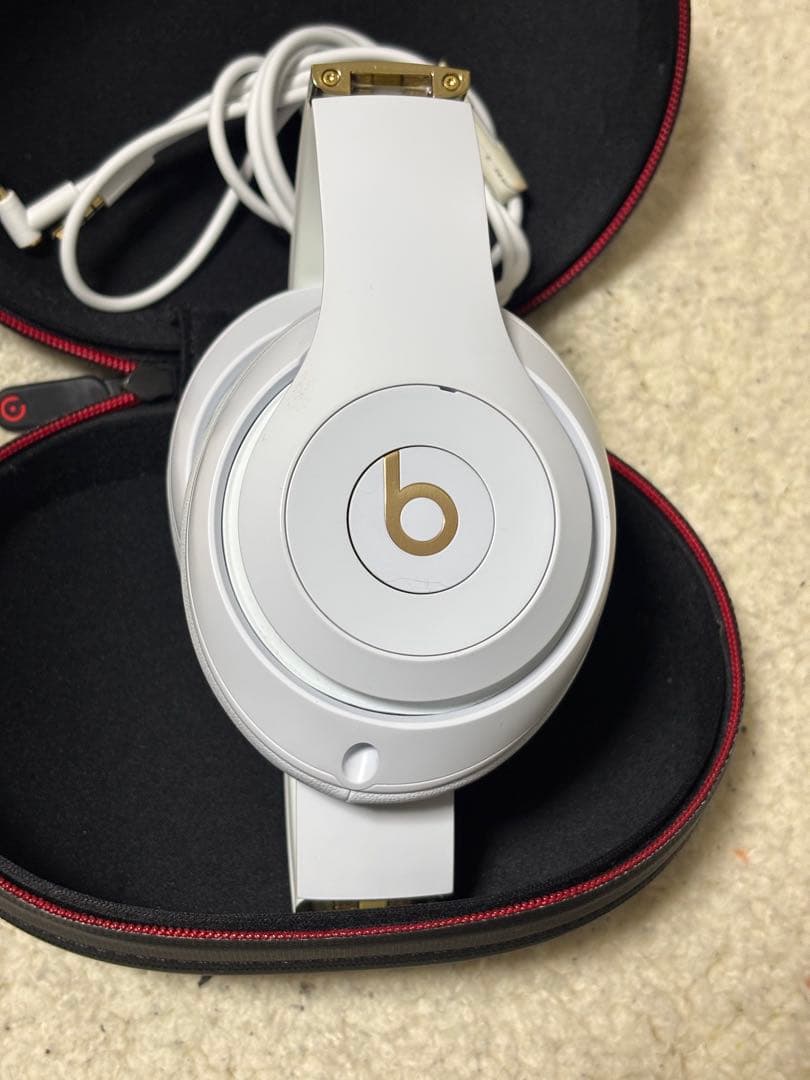 ワイヤレスヘッドホン ホワイト ケース付き