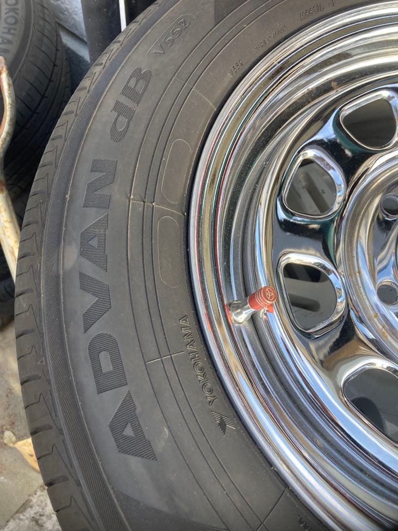 デイトナクローム15インチ　ADVAN dB タイヤ付き　ハイエースなどに