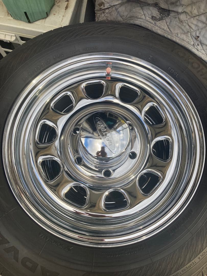 デイトナクローム15インチ　ADVAN dB タイヤ付き　ハイエースなどに