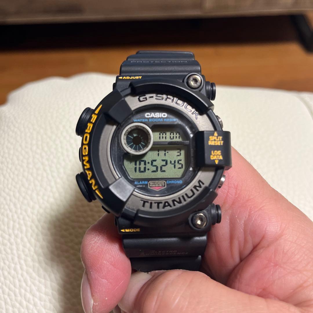 CASIO G-SHOCK チタン デジタル腕時計