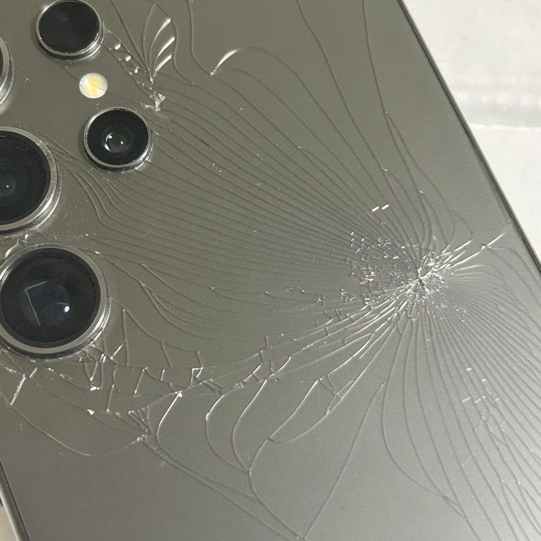 Samsung Galaxy S24 Ultra ブラック ひび割れあり