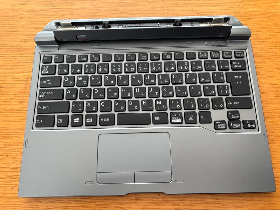 富士通ARROWS Tab Q736/M 2in1ノートパソコン