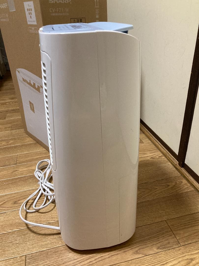 ★美品★ シャープ 衣類乾燥除湿器 CV-F71-W ホワイト 2016年製