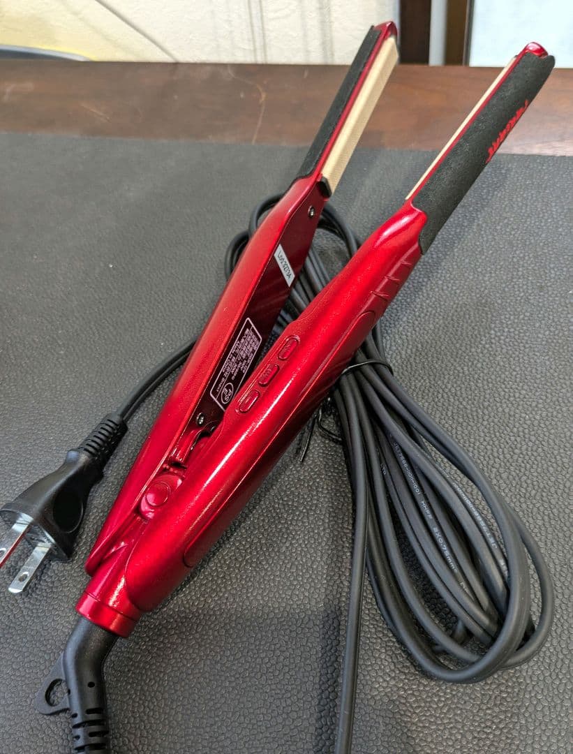 ●ほぼ新品radiantラディアントminiシルクプレートストレートヘアアイロン