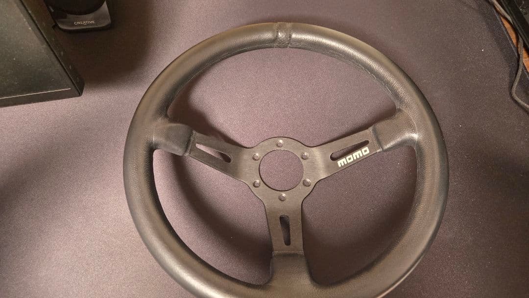 momo ステアリングフルスピード　32.8cm