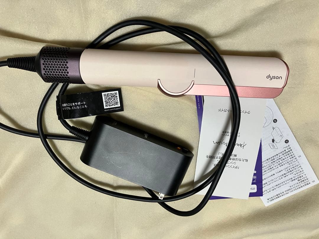 Dyson　airstrait ダイソンエアストレイトナー　ストレート　海外版