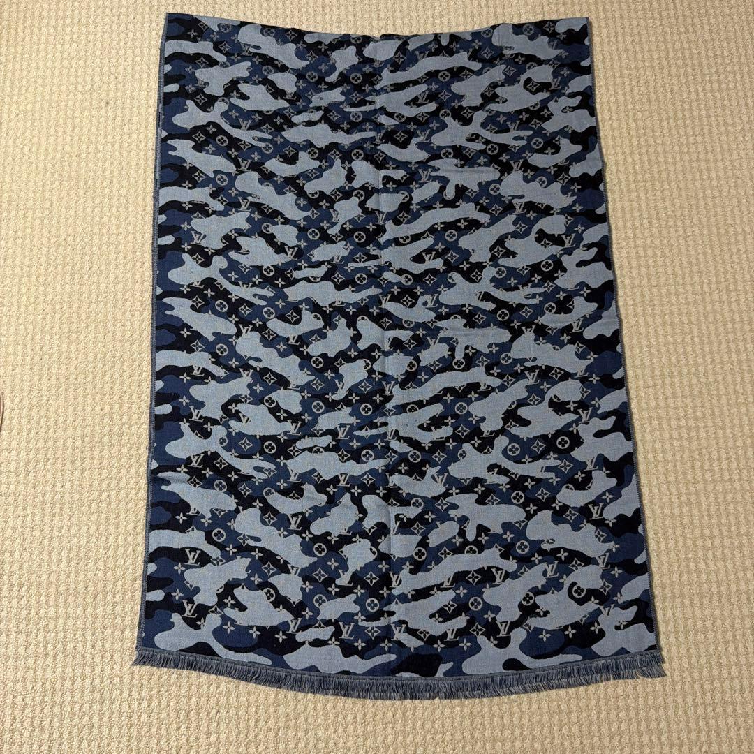 LOUIS VUITTON 迷彩柄リバーシブルストール 紺色