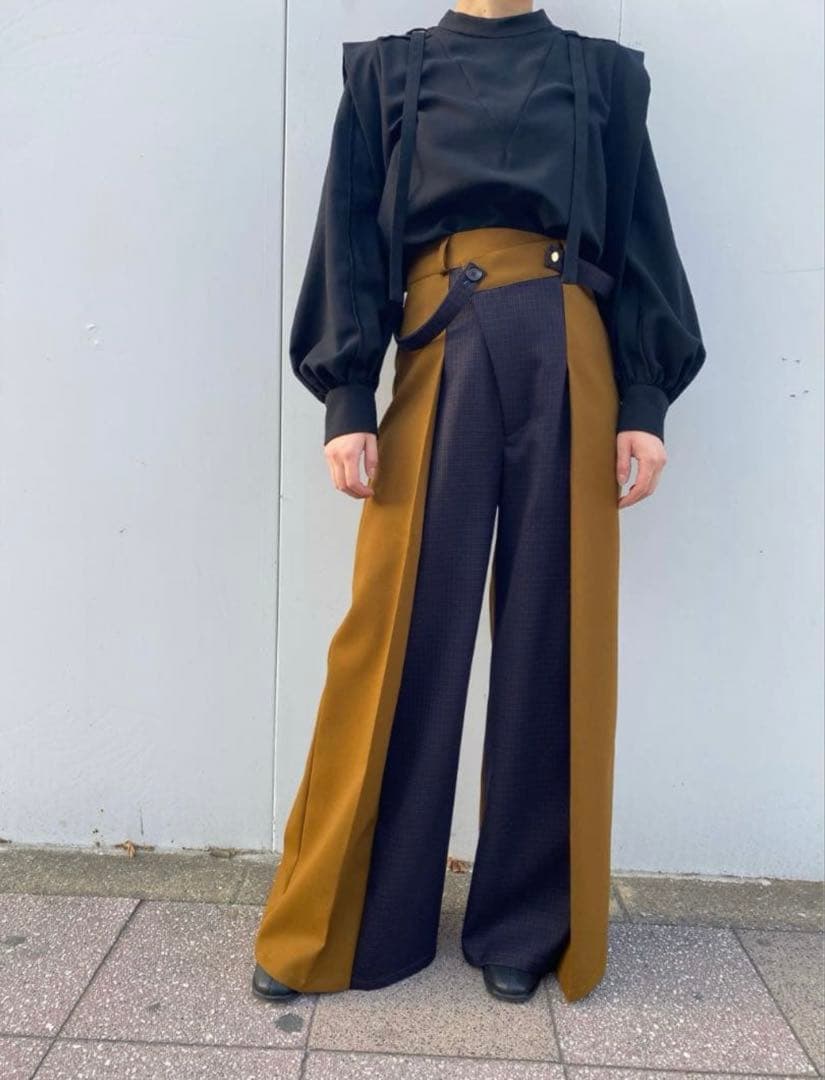 【美品】アシメベルテッドバイカラーパンツ／UNITED TOKYO