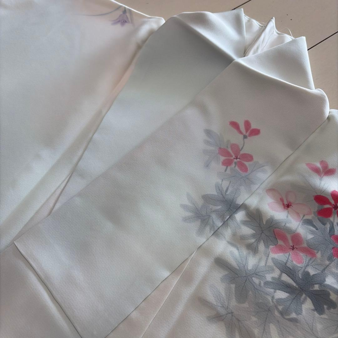 ■E5803■未使用品■正絹縮緬■落款　藍白色　薔薇柄　袷訪問着■160/66