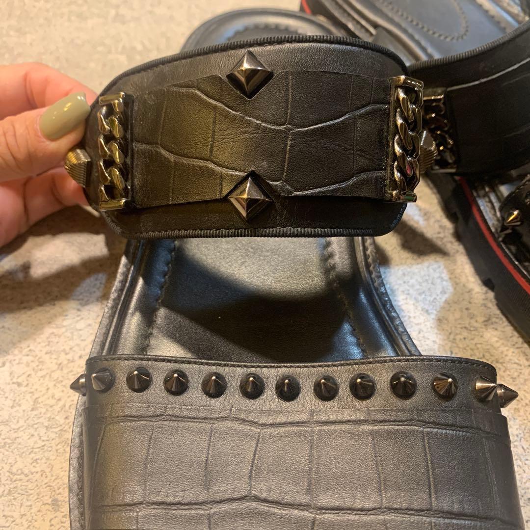 Christian Louboutinスタッズ＊ブラックレザーサンダル＊26.5