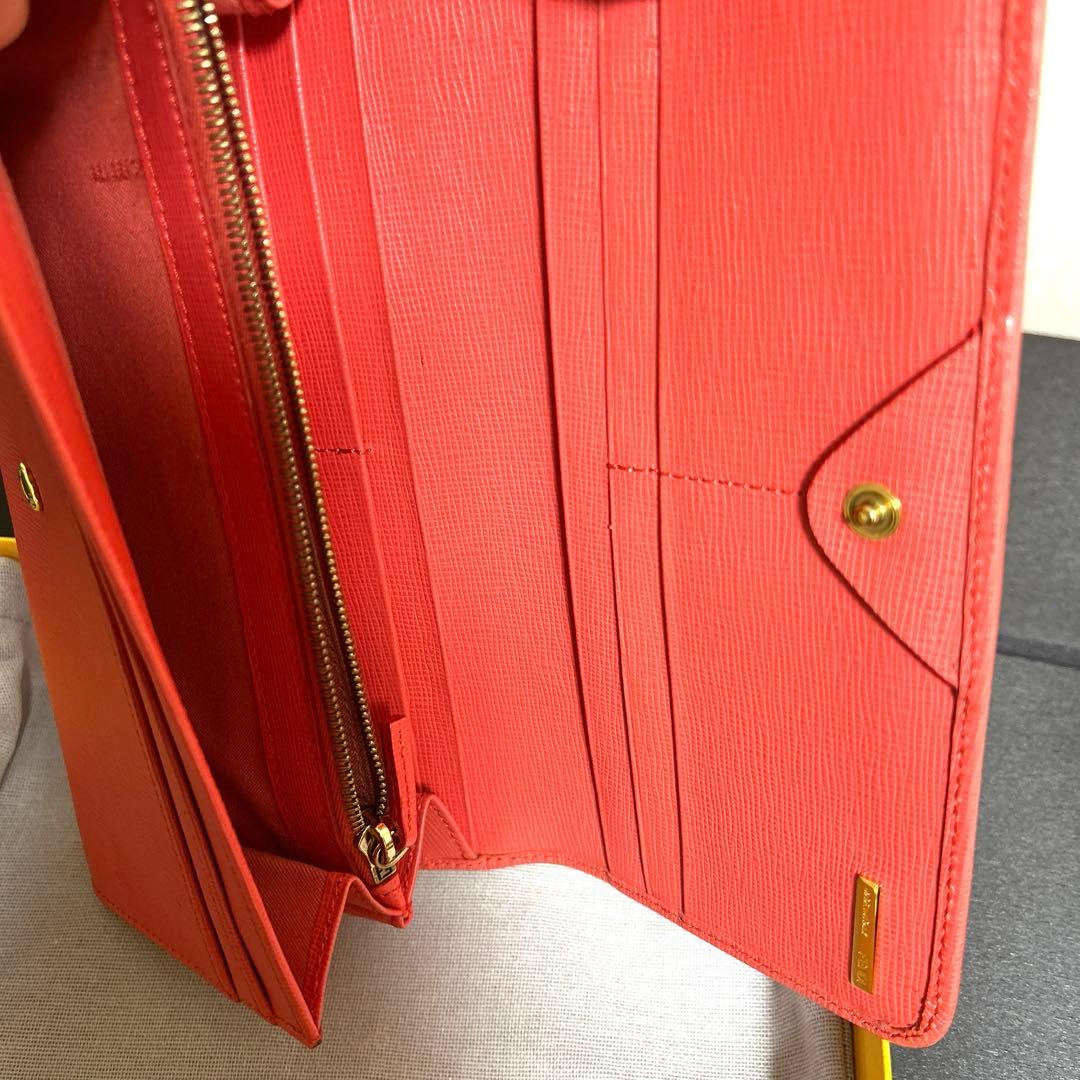 FENDI 長財布　ピンク色