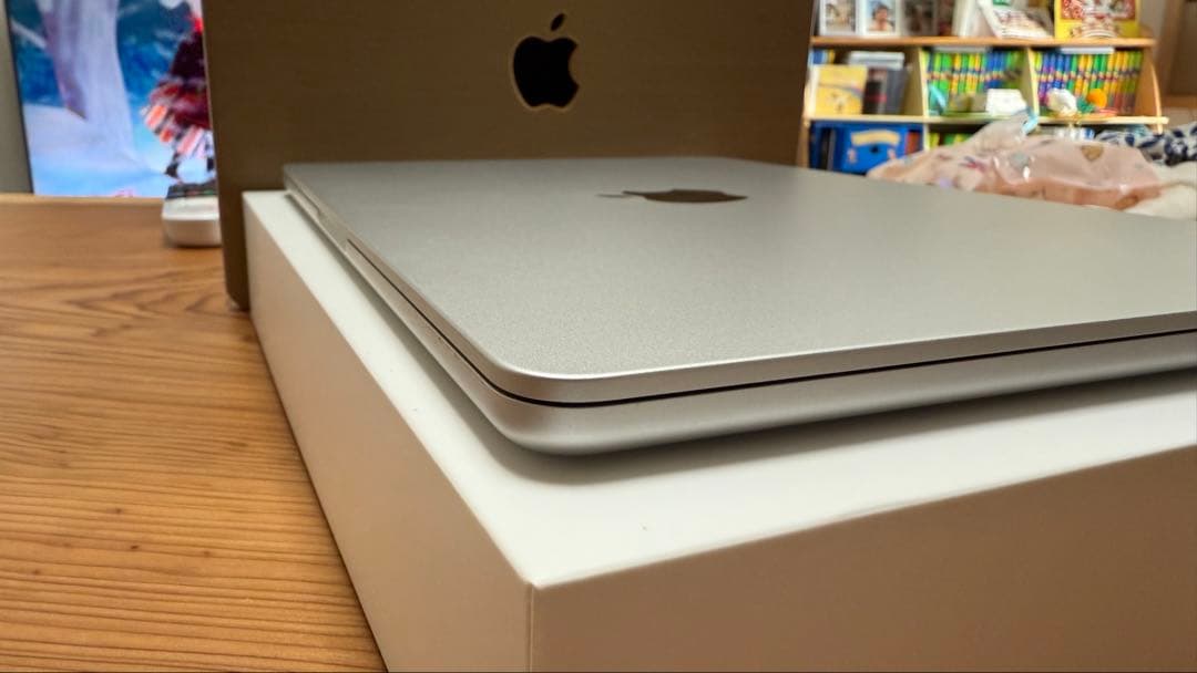 【極美品】MacBookAir M2 シルバー 8GB 512GB