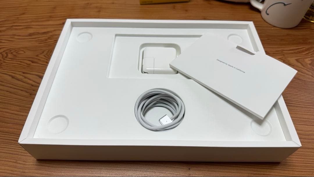 【極美品】MacBookAir M2 シルバー 8GB 512GB