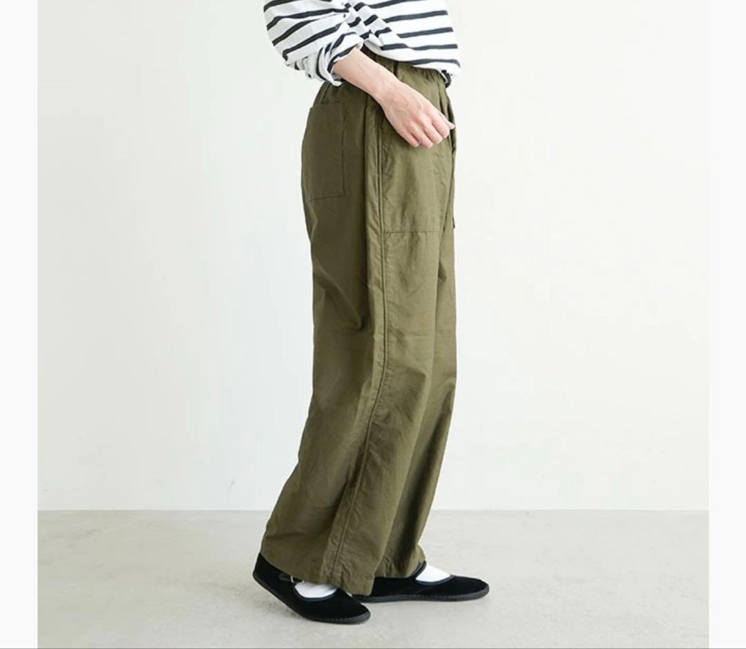 未使用品　mizuiro ind(ミズイロインド)カーゴイージーパンツ　カーキ