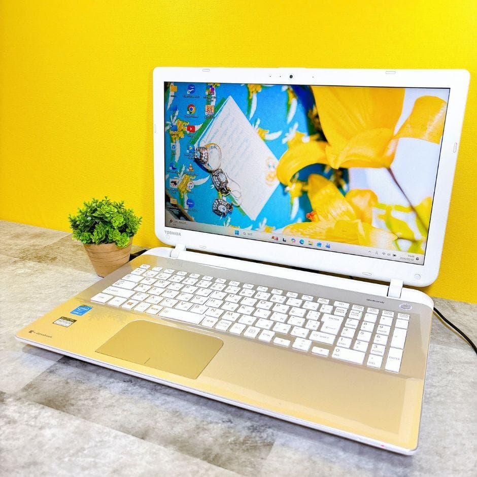 ｉ5＆新品SSDで快適✨おしゃれゴールド❣ブルーレイ カメラ付き 薄型Win11