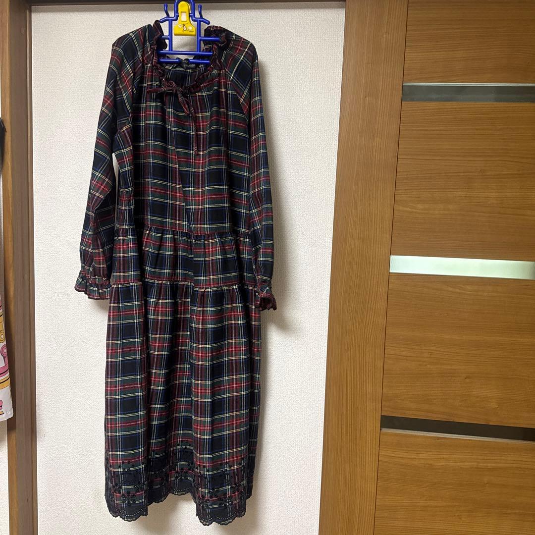 eco　PINK HOUSE 2026年チェック柄長袖ワンピース 黒ベース