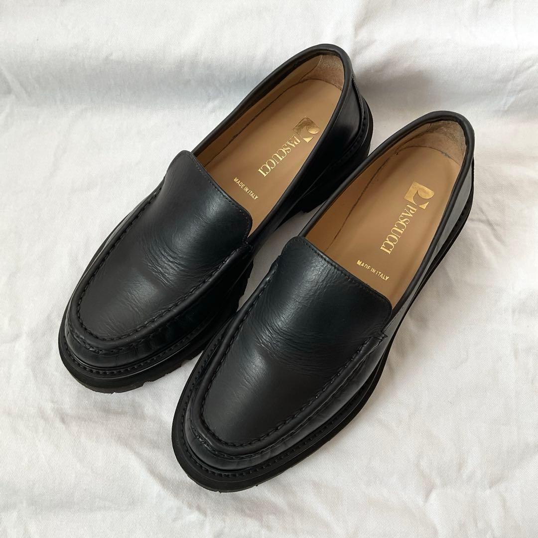 美品 パスクッチ 37 23.5 ローファー 厚底 ボリュームソール レザー 黒