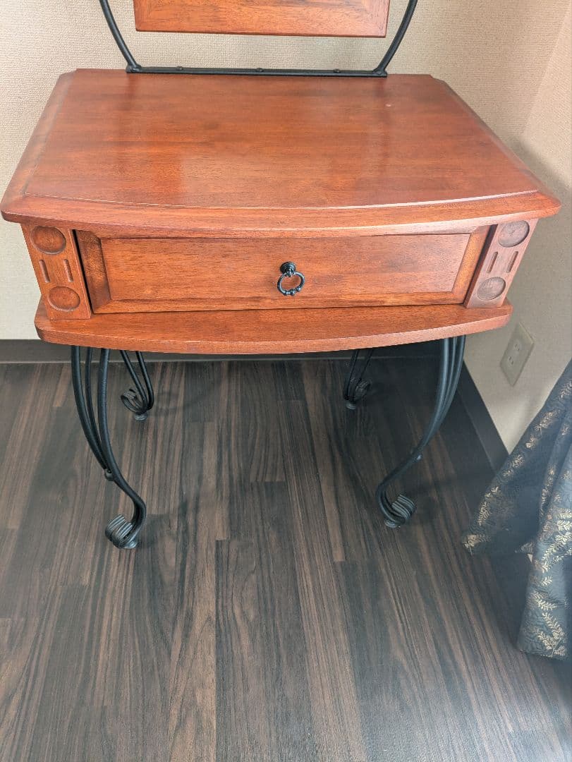 最終値下げしました『天然木製アンティークドレッサー』猫脚　アイアン家具　送料込み