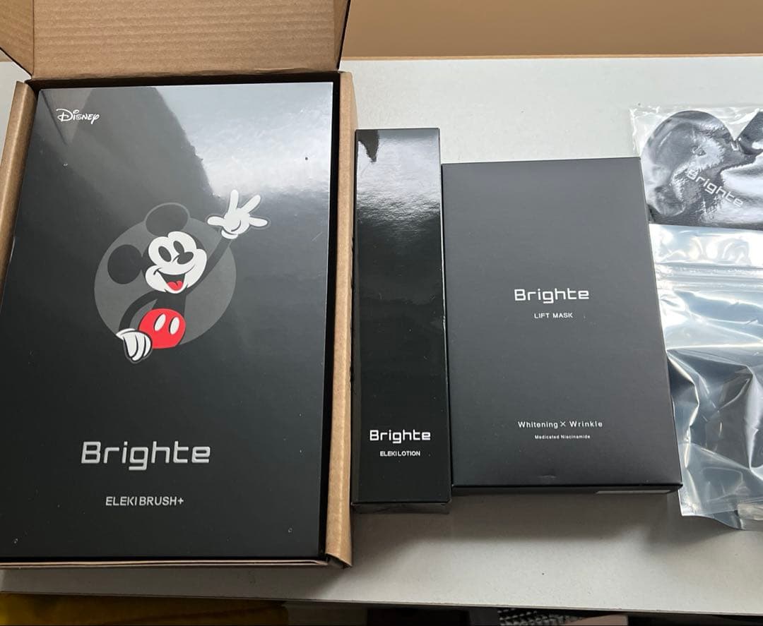 B right エレキブラシ、ローション、パック