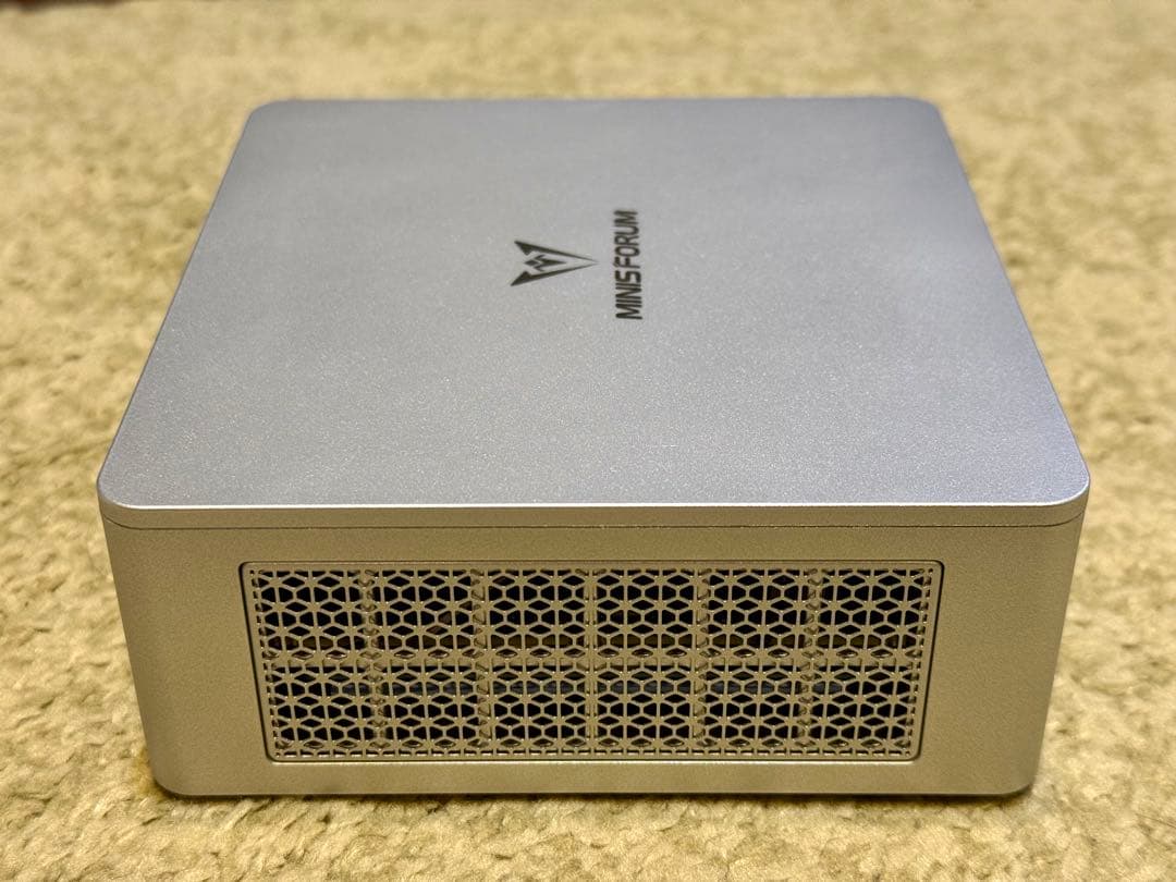 【美品】Minisforum UM880 Plus ミニPC