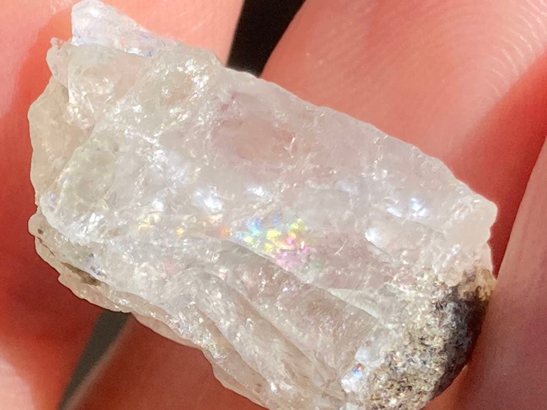 フェナカイト　原石　虹入り　ロシア産　H&E社　　オールドストック