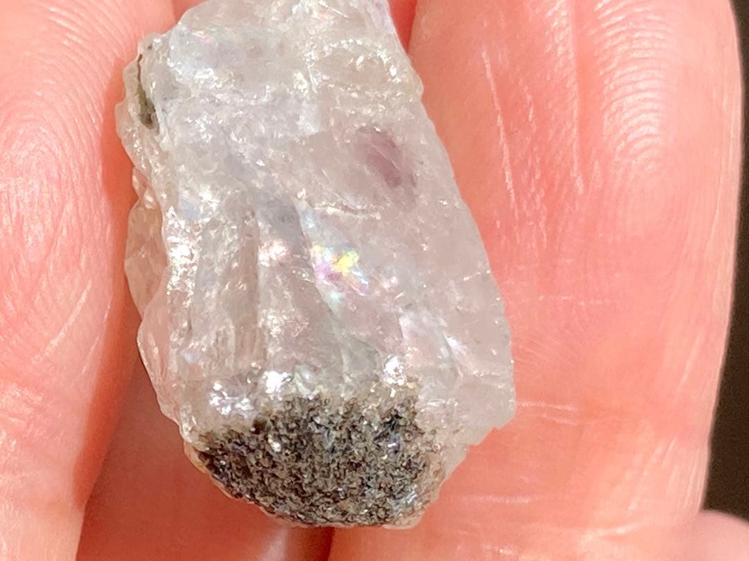 フェナカイト　原石　虹入り　ロシア産　H&E社　　オールドストック