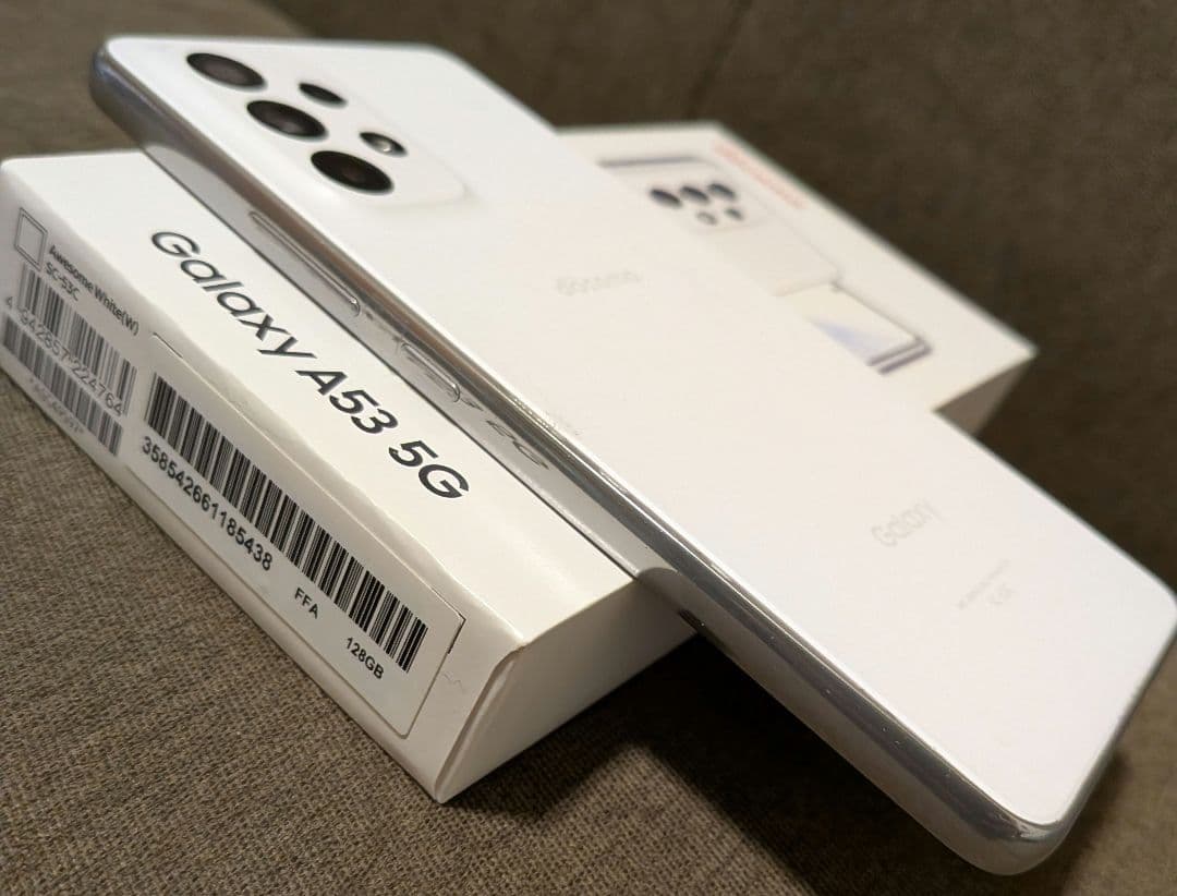 R*0様 Samsung Galaxy A53 5G ホワイト　キャリアDOCO