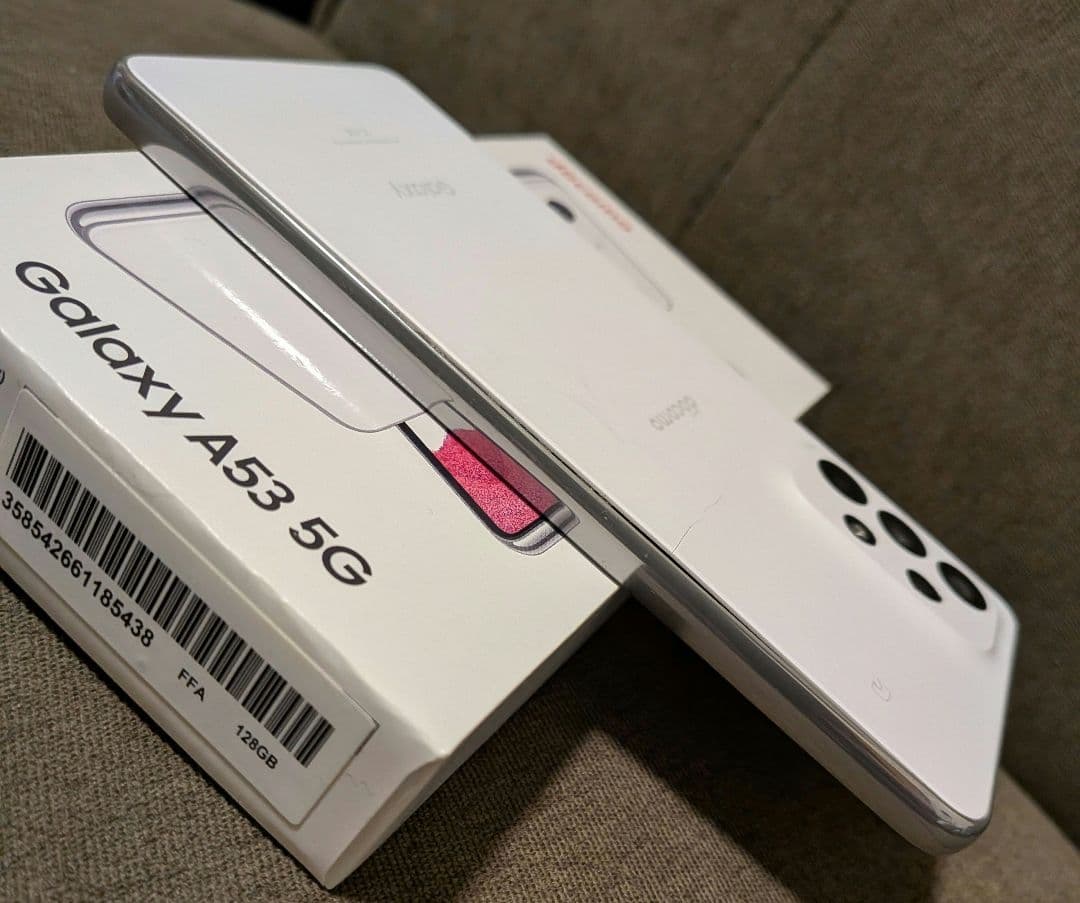R*0様 Samsung Galaxy A53 5G ホワイト　キャリアDOCO