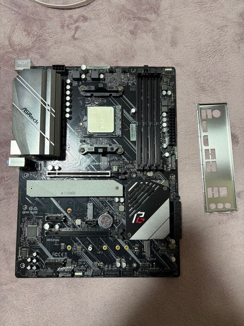 美品 ryzen5500とAsrock X570 phantom gaming4