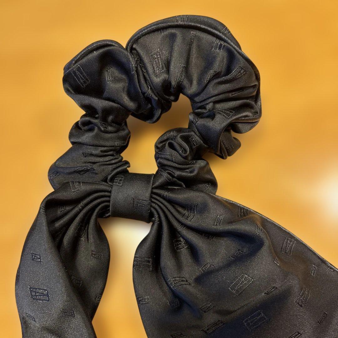 アレクサンドル　ドゥ　パリ　ヘアーアクセサリー　黒シルク