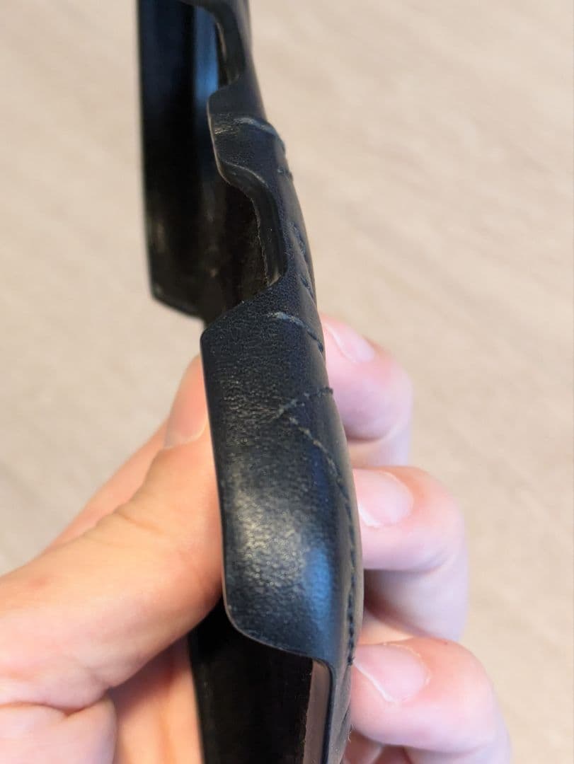 dior iPhone16 ケース チャーム付き