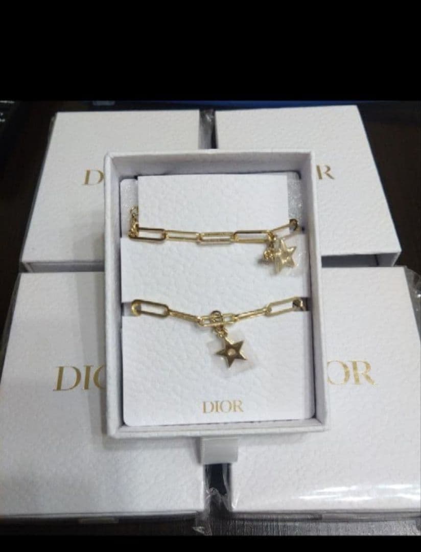 Dior ゴールド 星型チャーム　4個