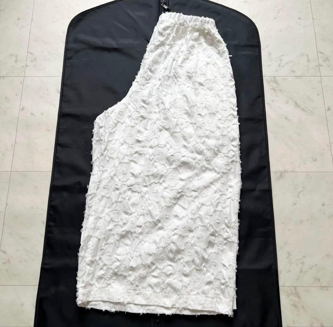 ホワイト カジュアルパンツ テクスチャー加工