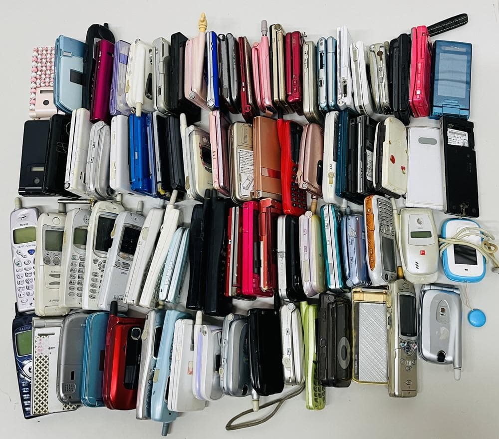 個◇ガラケー 約80台 まとめ ジャンク 携帯 部品取り 約8㎏