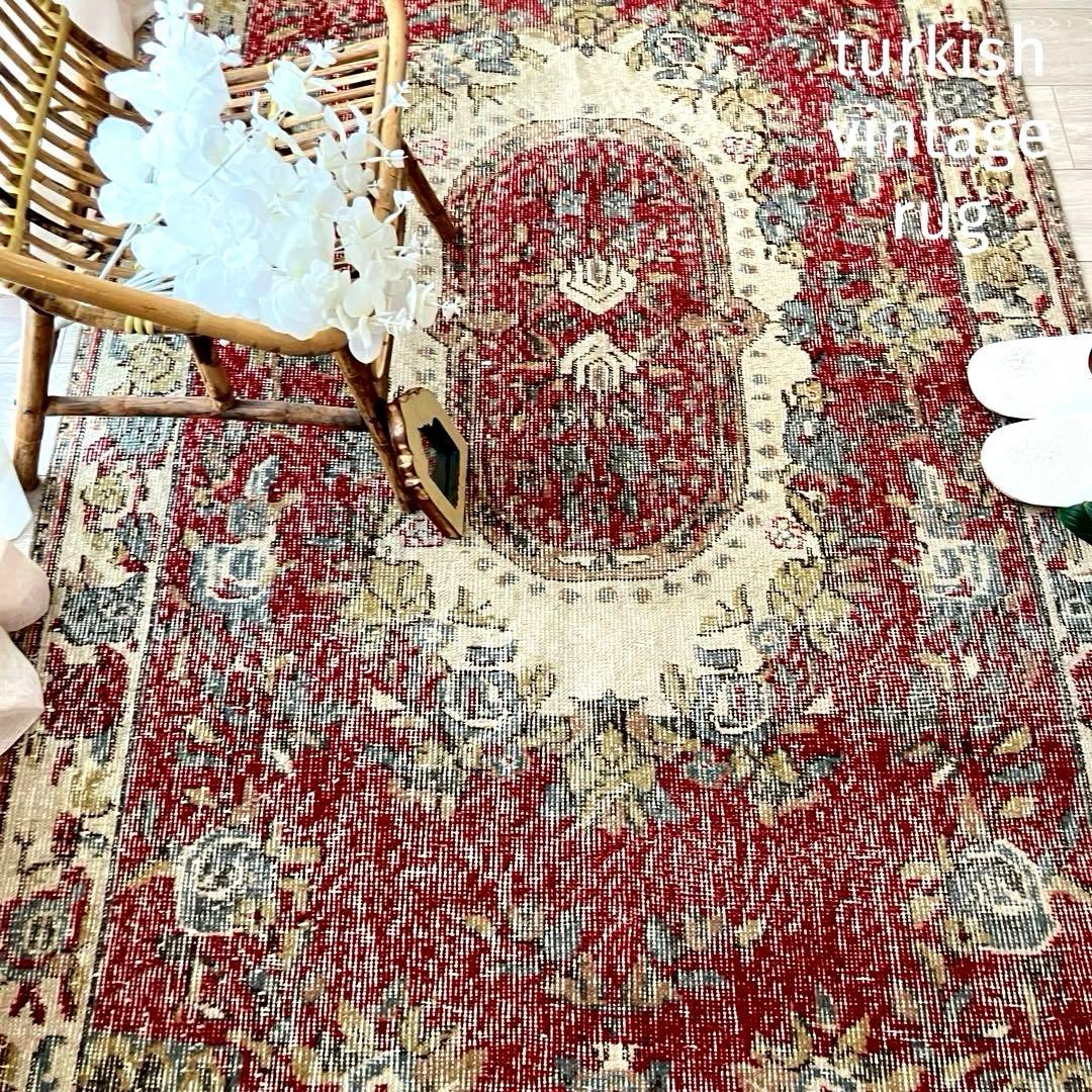 クラシカル柄✳︎114×210レッド　ブルーグレー　ローズ　トルコヴィンテージラグ