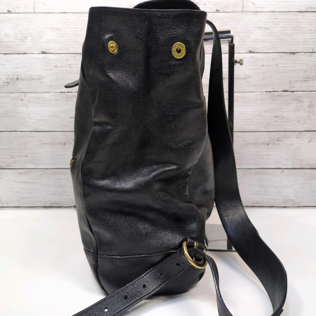 イルビゾンテ リュック ブラック バックパック レザー 大容量 シボ エンボス