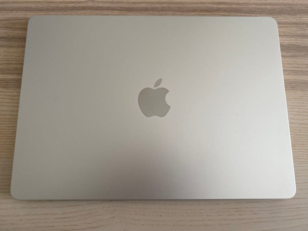 Apple MacBook Air M2本体 スターライト 16GB 256GB