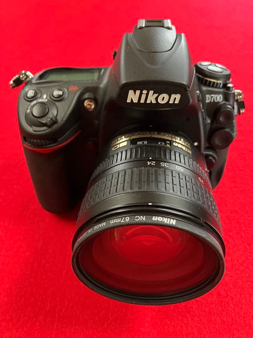 衝撃　新春大特価！　これが新品同様　Ｄ700 Ｓ数2003回　24-85mmＥＤ