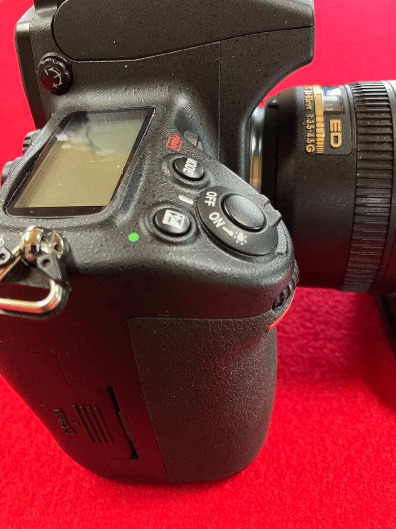 衝撃　新春大特価！　これが新品同様　Ｄ700 Ｓ数2003回　24-85mmＥＤ